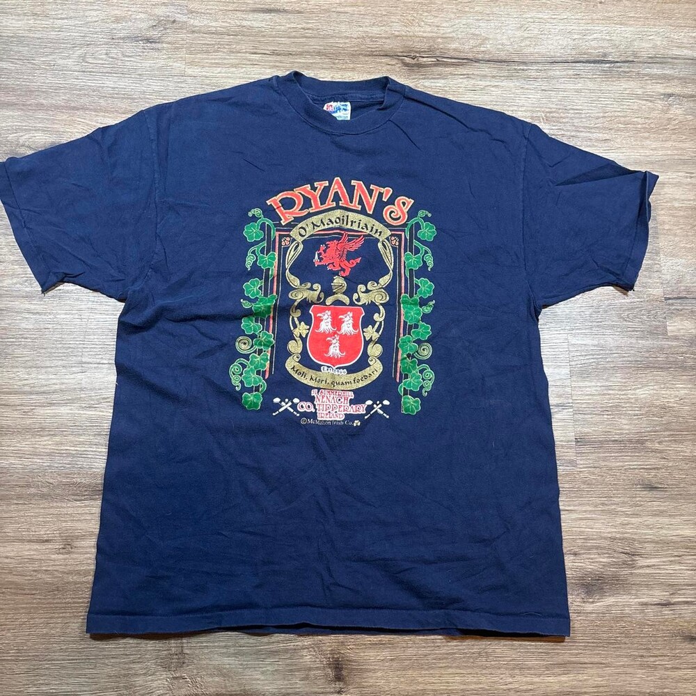 Hanes Men's Navy‎ and Blue T-shirt